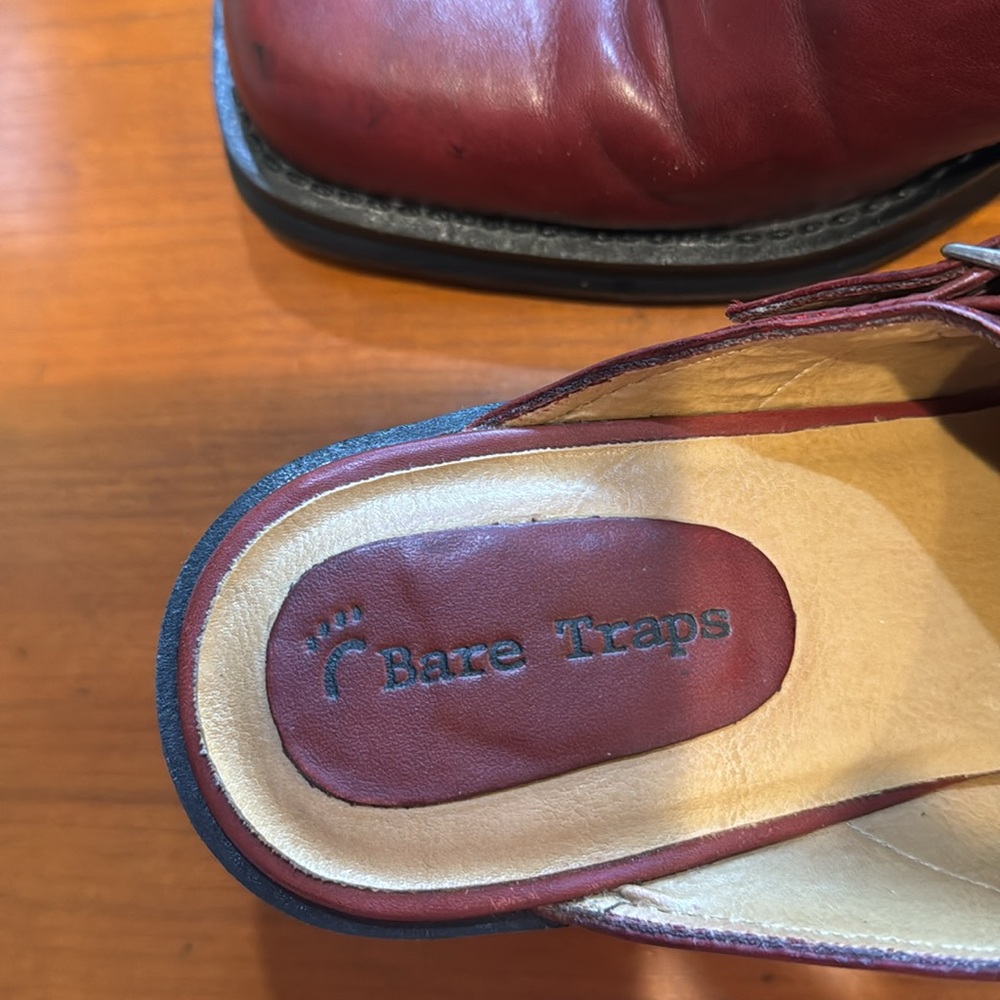 Clogs - Picture 3 of 4